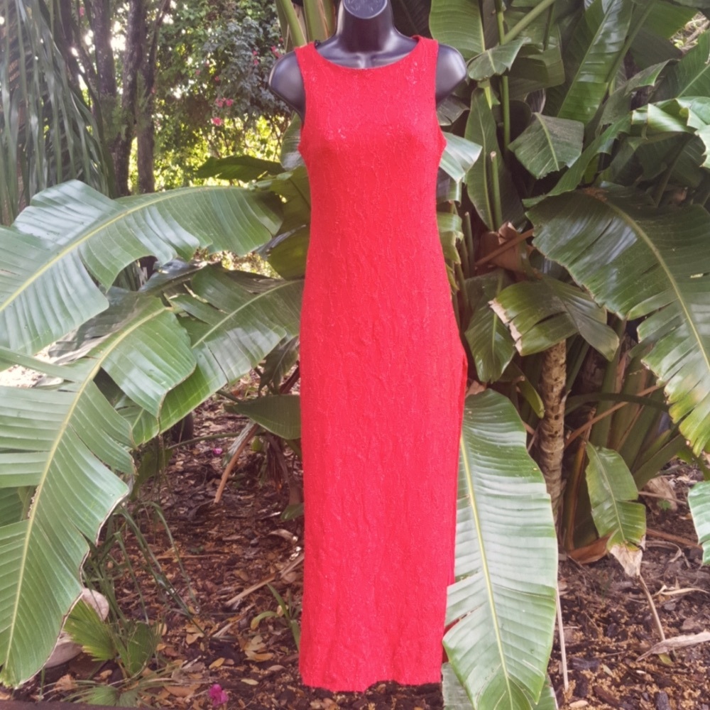 Cutout column maxi with front slit